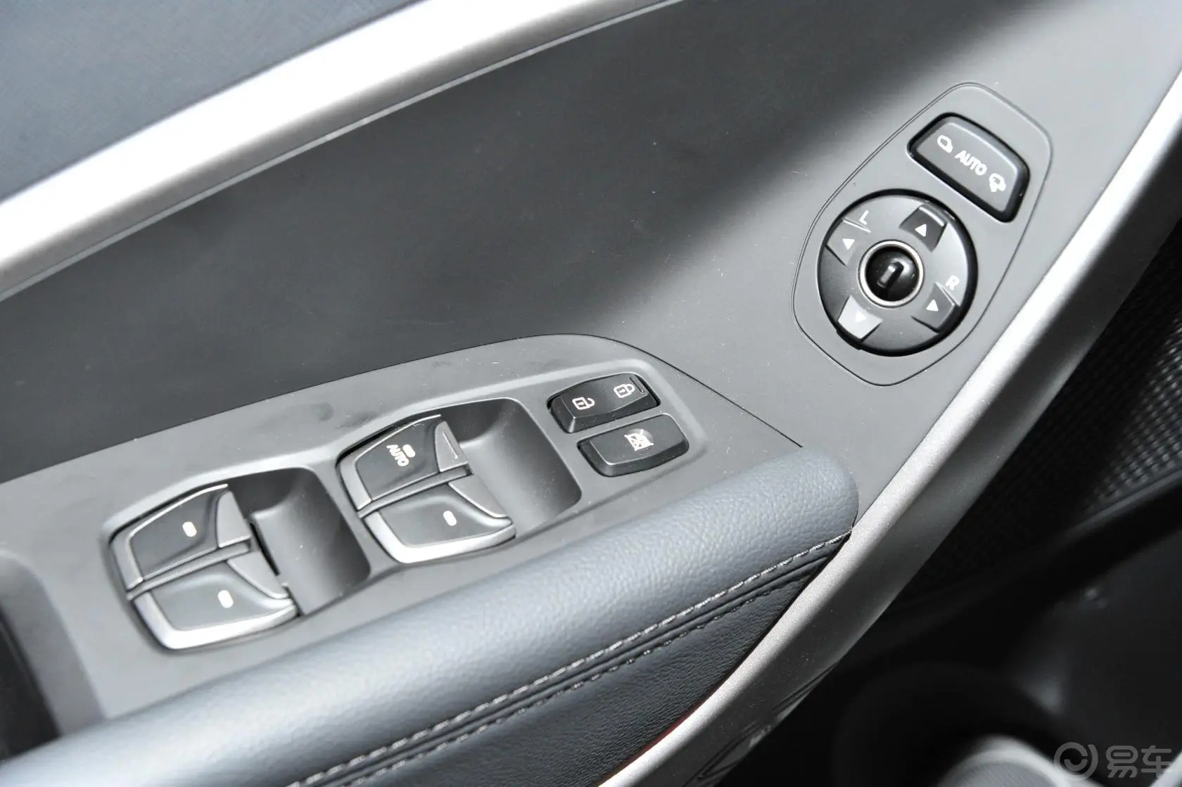 胜达2.4L GL 四驱 自动 舒适型车窗升降键