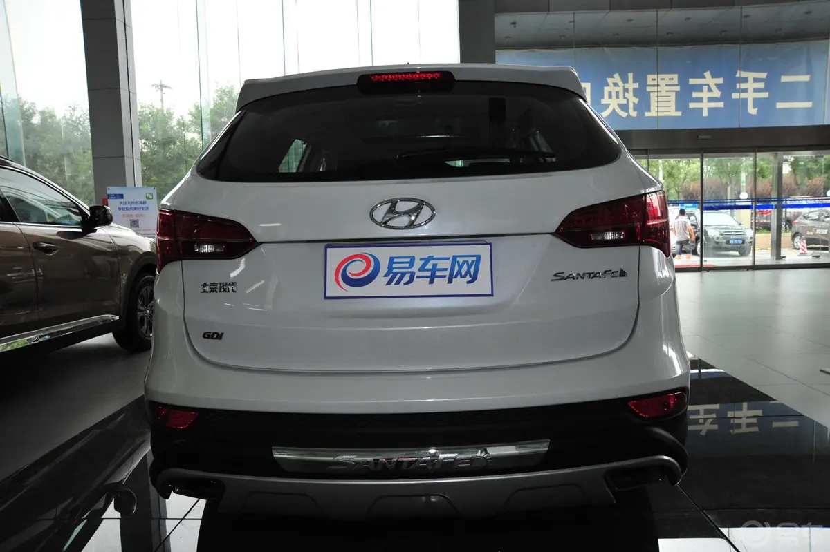 胜达2.4L GLS 四驱 自动 智能型正后水平