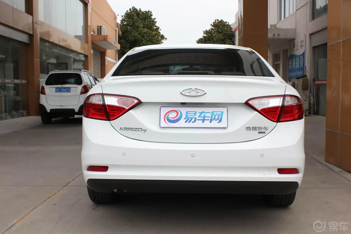 艾瑞泽71.6L CVT 致享版正后水平