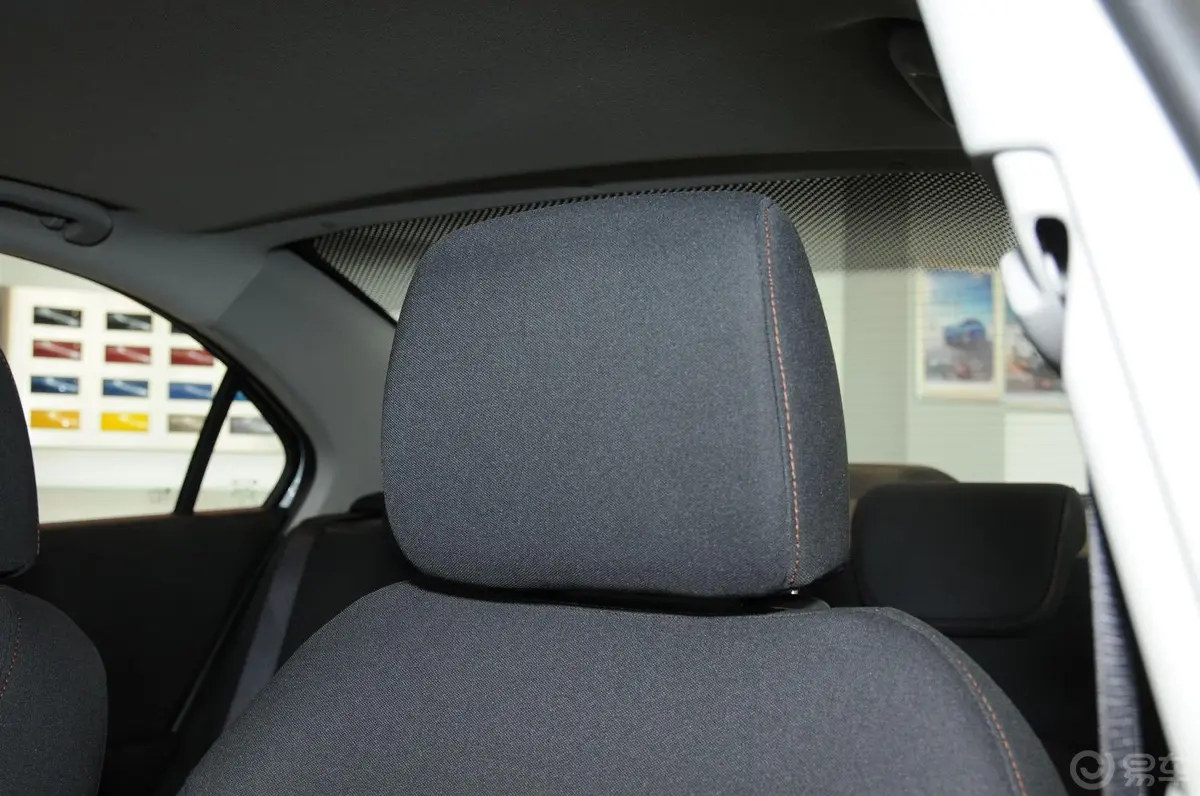 爱唯欧1.6L SX 自动 风尚影音版驾驶员头枕