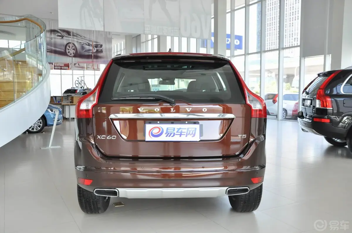 沃尔沃XC60(进口)2.0T T5 改款 智逸版正后水平