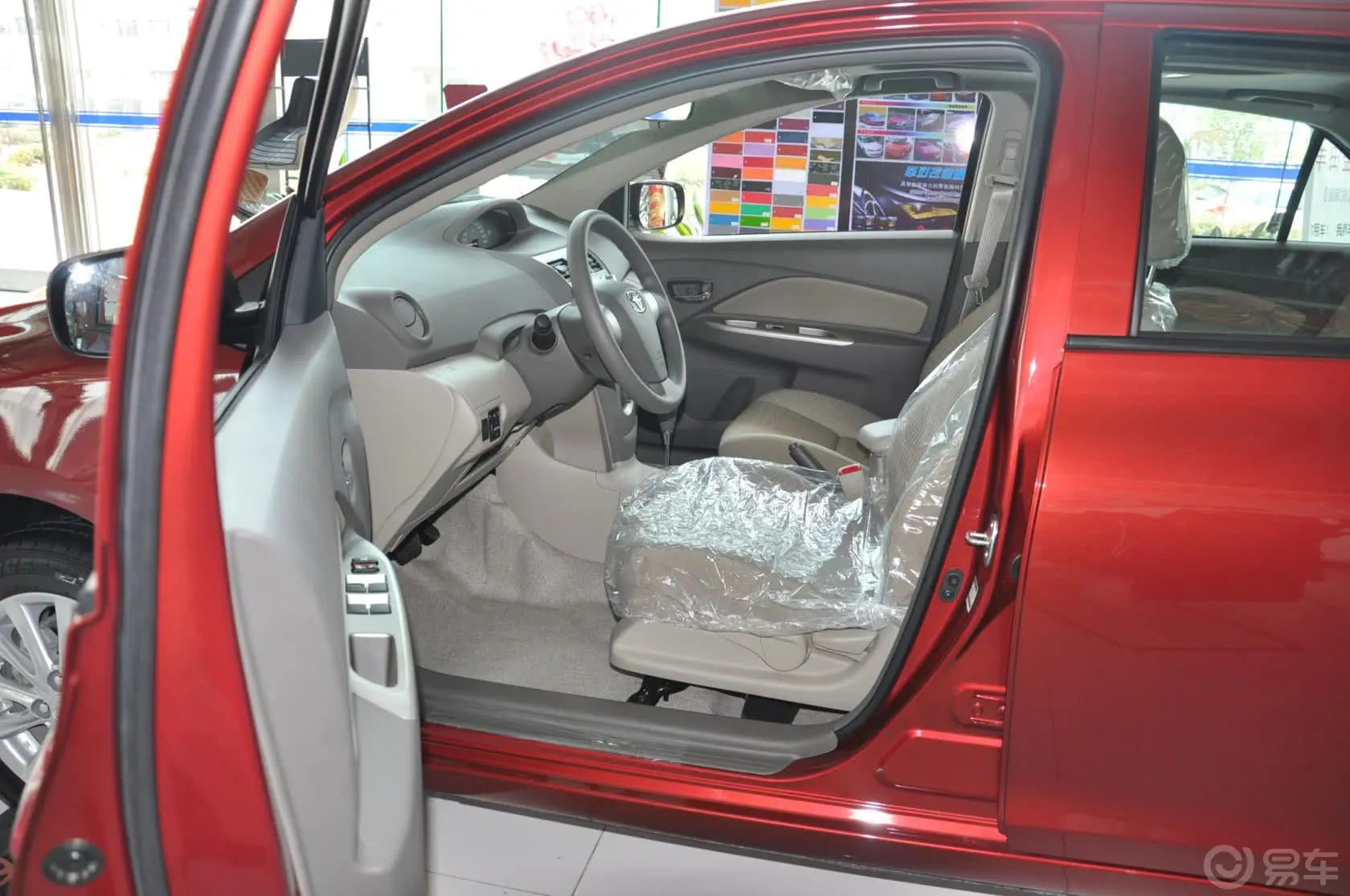 威驰1.6L GL-i 手动 型尚天窗版前排空间