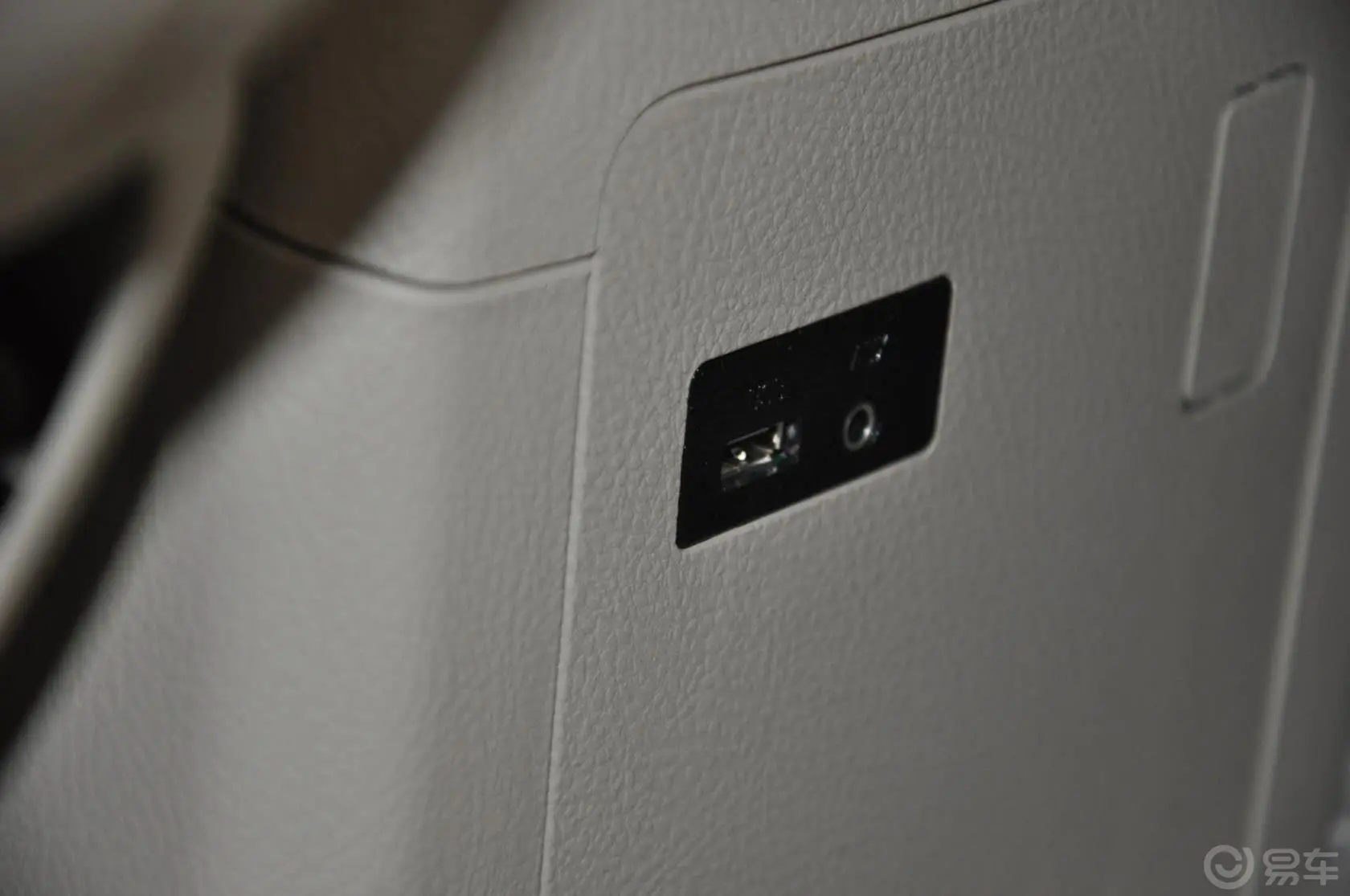 比亚迪S62.4L 自动 精英型 劲悦版AUX接口