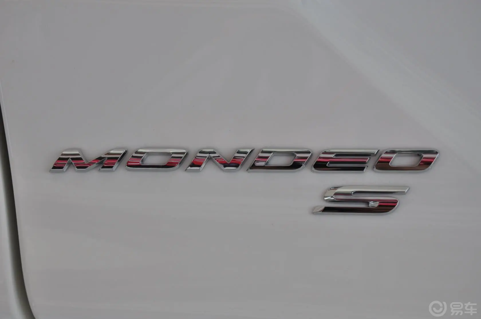 蒙迪欧2.0T 自动 GTDi240 豪华运动型尾标