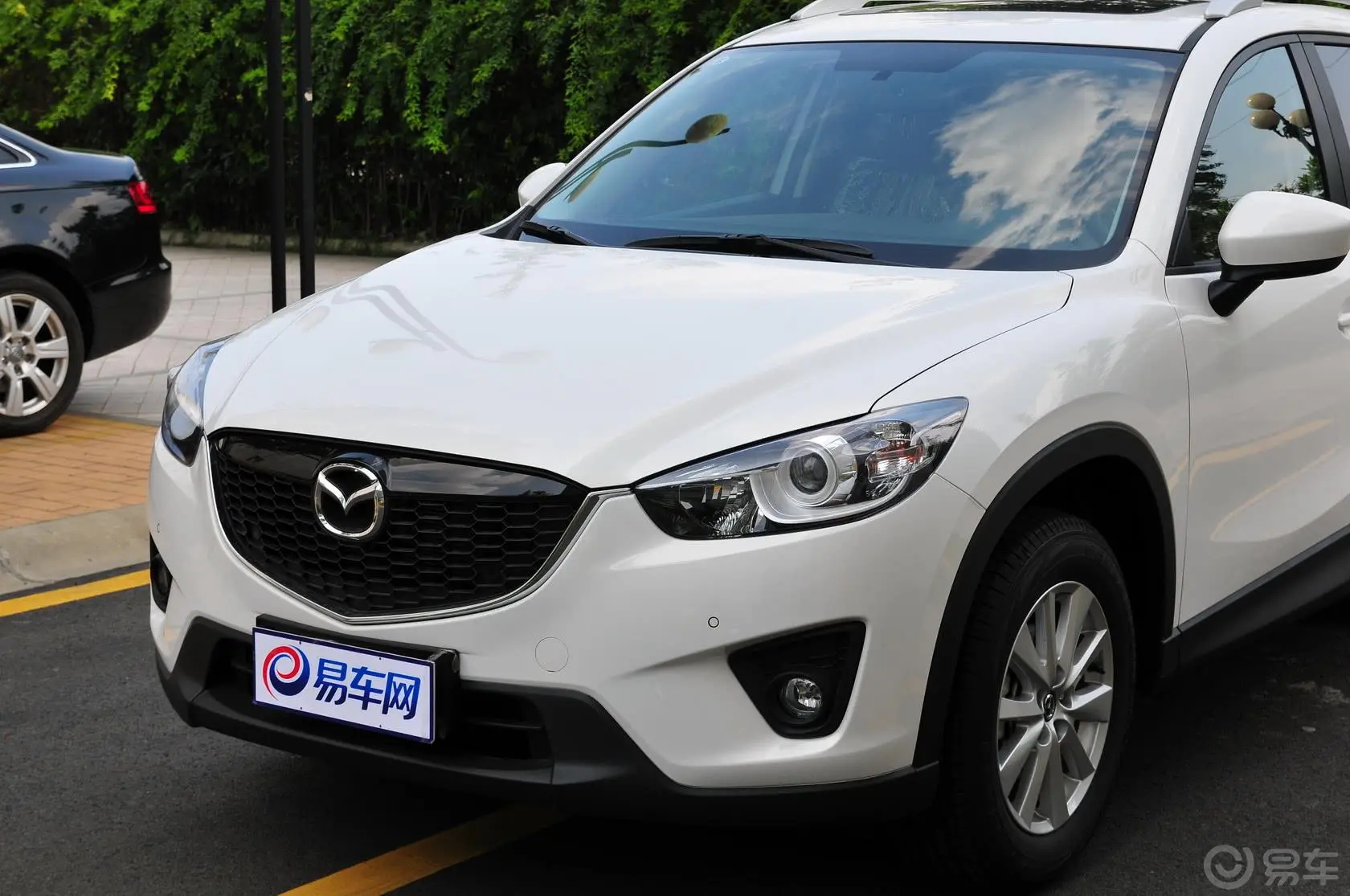 马自达CX-52.0L 自动 四驱 精英型车头局部