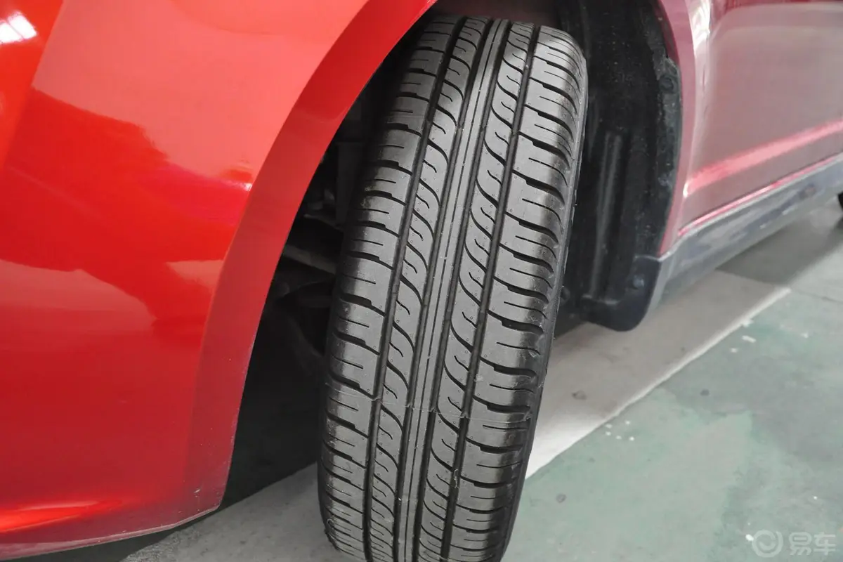 雨燕1.5L 手动 标准型轮胎花纹