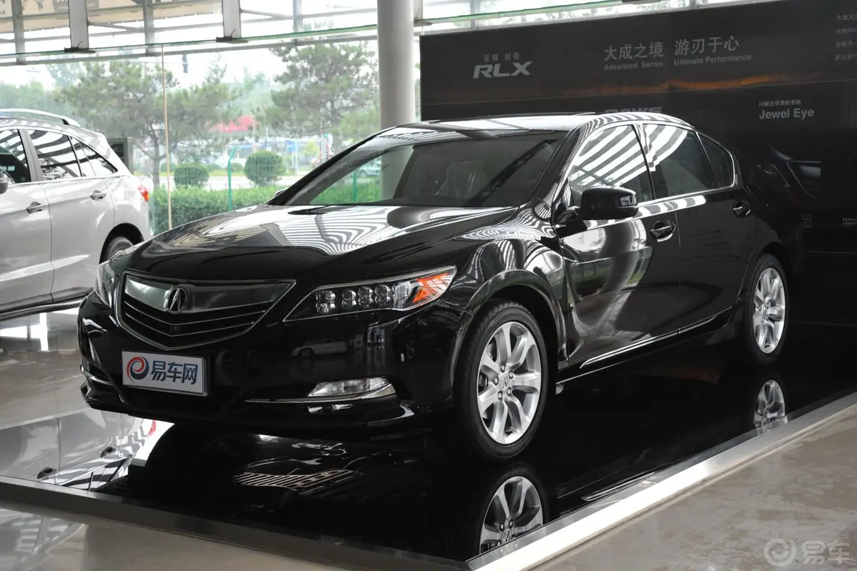 讴歌RLX3.5L外观