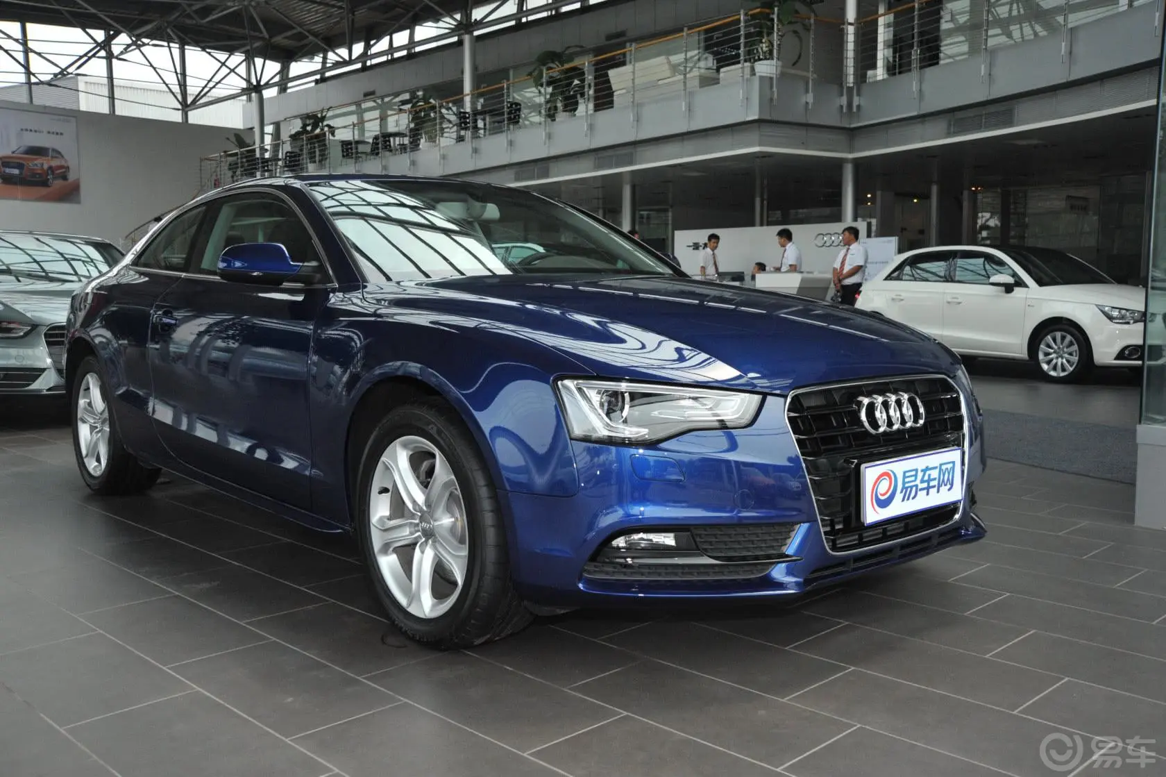 奥迪A5Coupe 40 TFSI quattro风尚版车尾局部