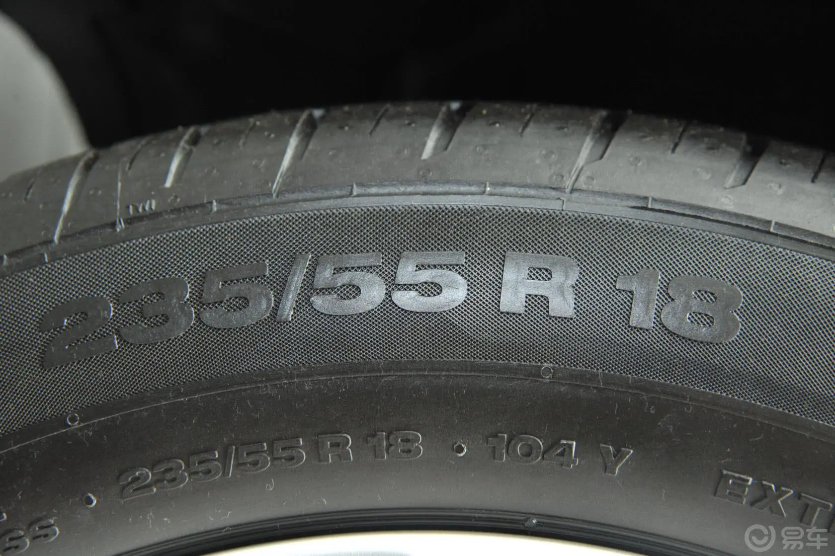 奥迪A8A8L 30 FSI 舒适型轮胎规格