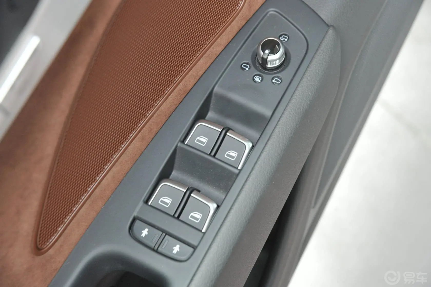 奥迪A8A8L 30 FSI 舒适型车窗升降键