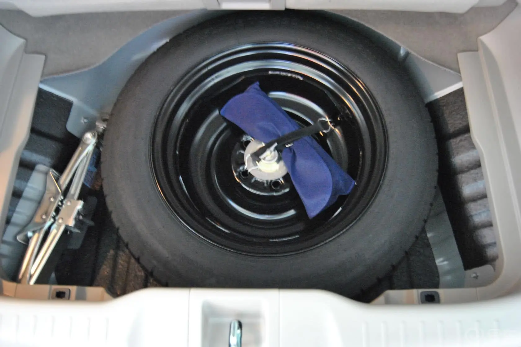 奥德赛2.4L 自动 舒适版备胎