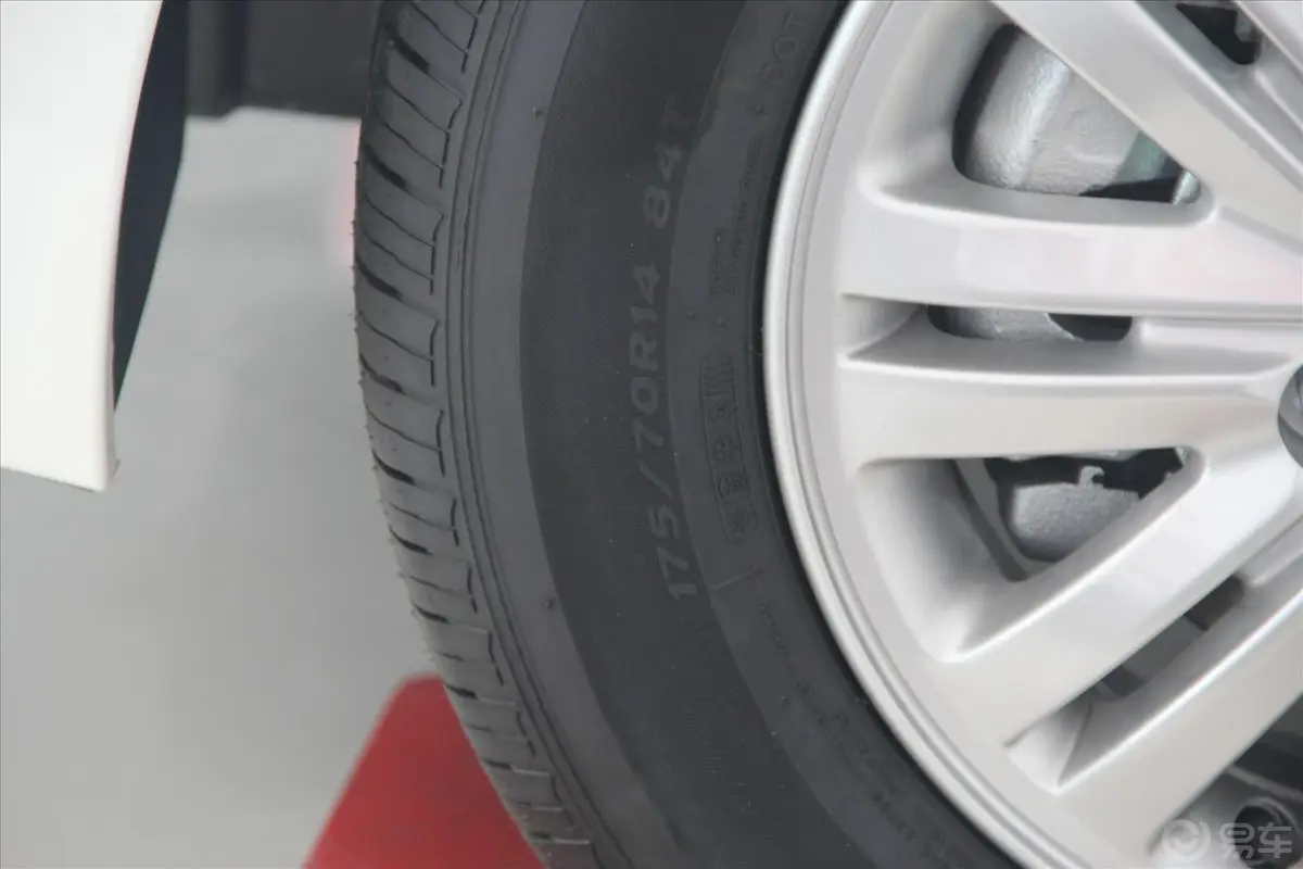 起亚K2三厢 1.4L 自动 GLS 纪念版轮胎规格