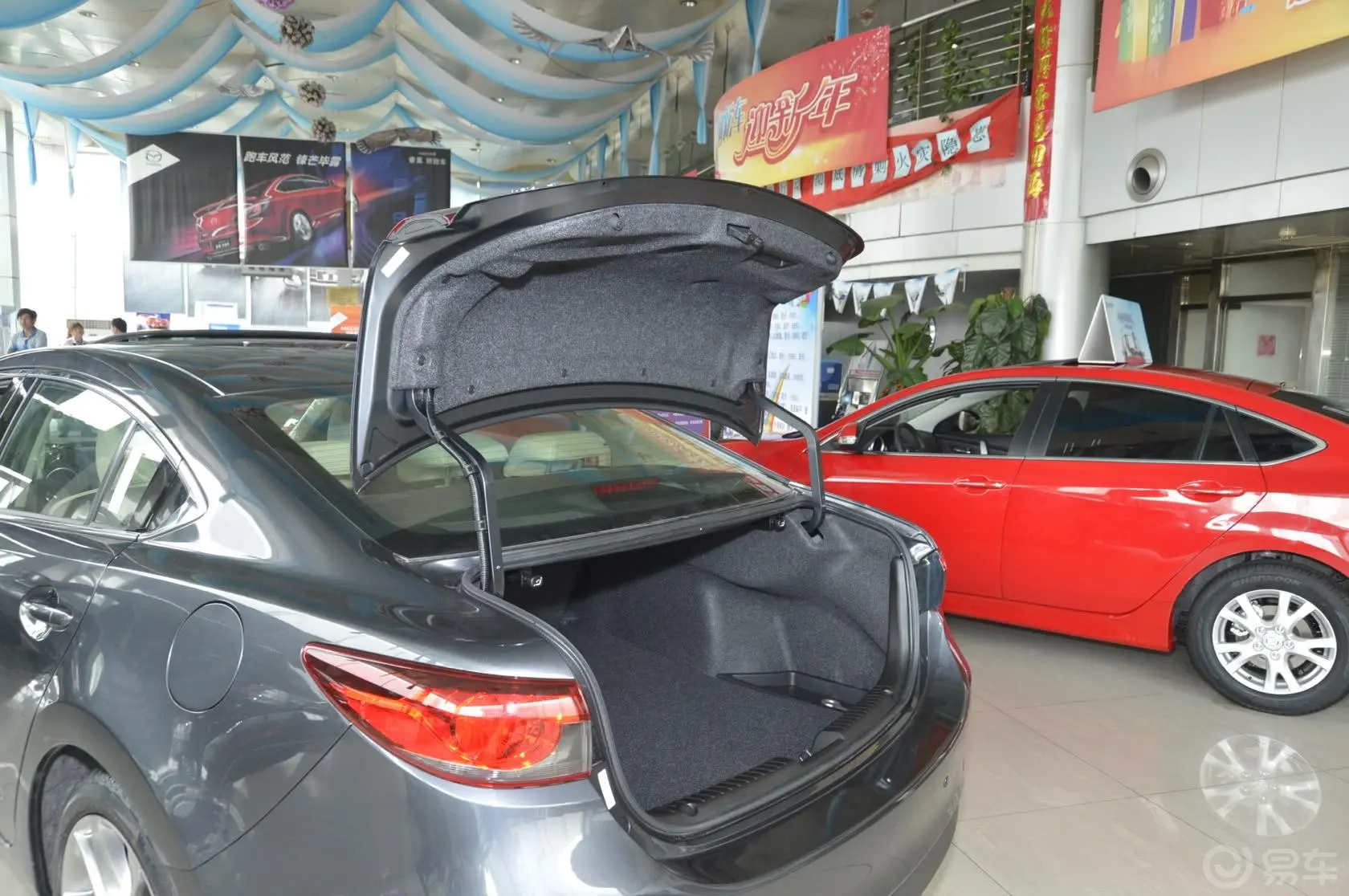 马自达6(进口)2.0L 自动 基本型行李厢开口范围