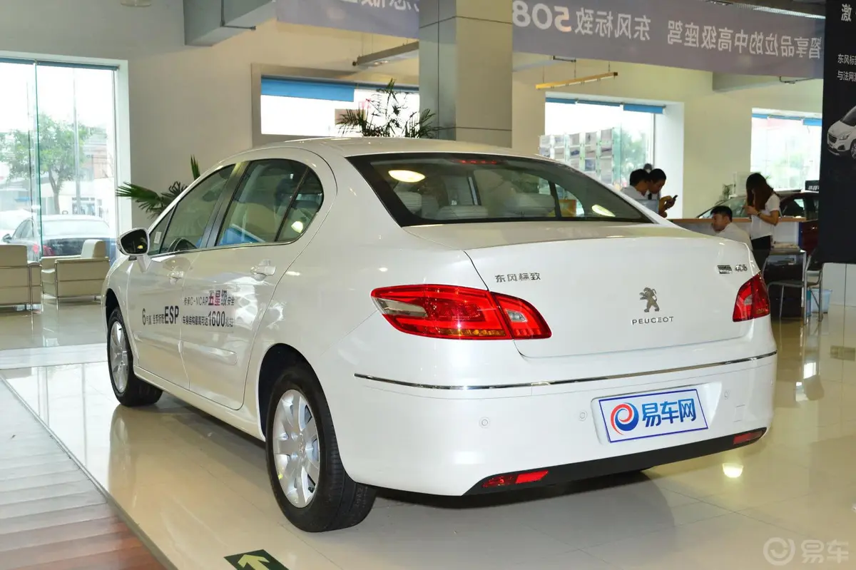 标致4082.0L 手动 豪华版外观