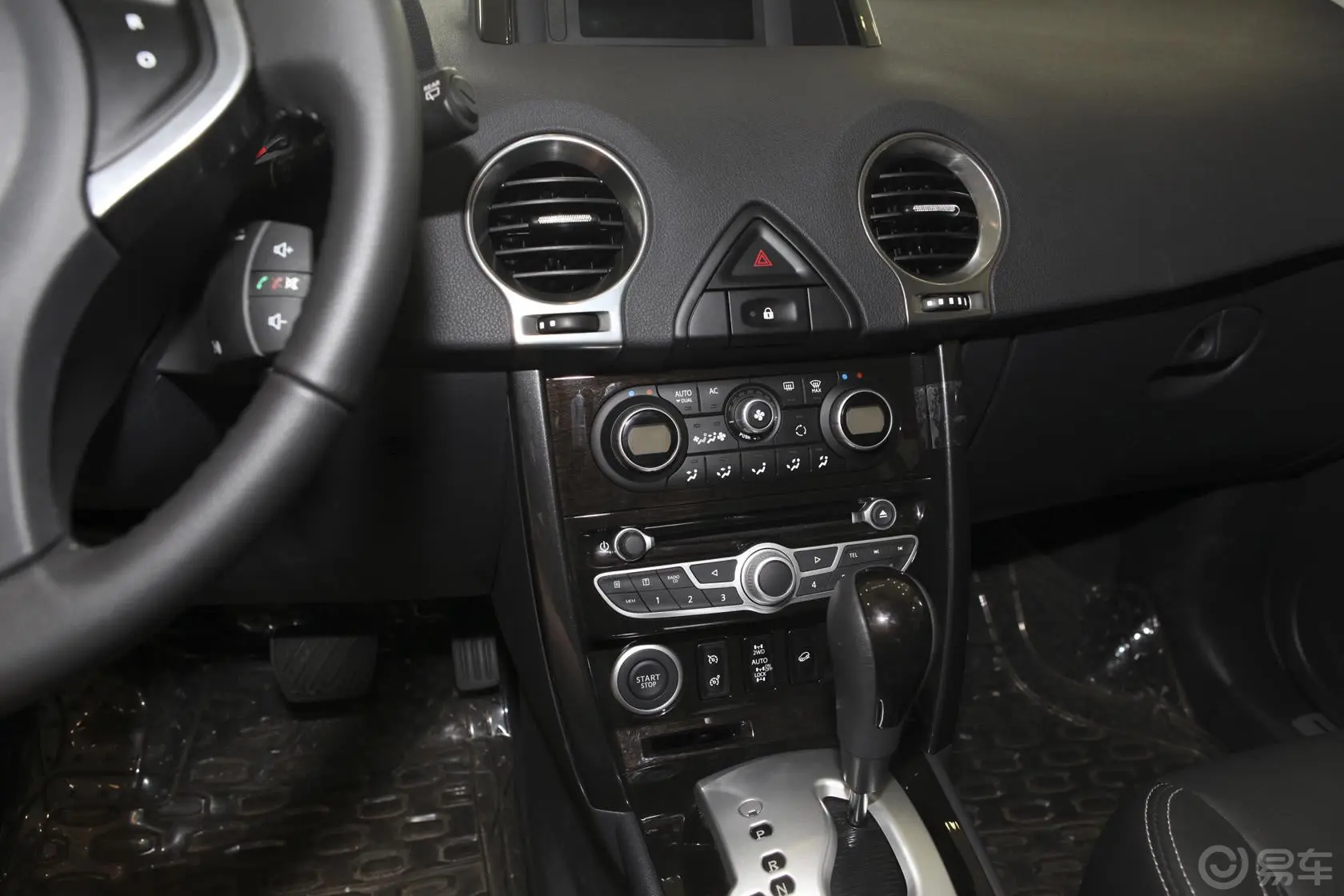 科雷傲(进口)2.5L 两驱 舒适版中控台驾驶员方向