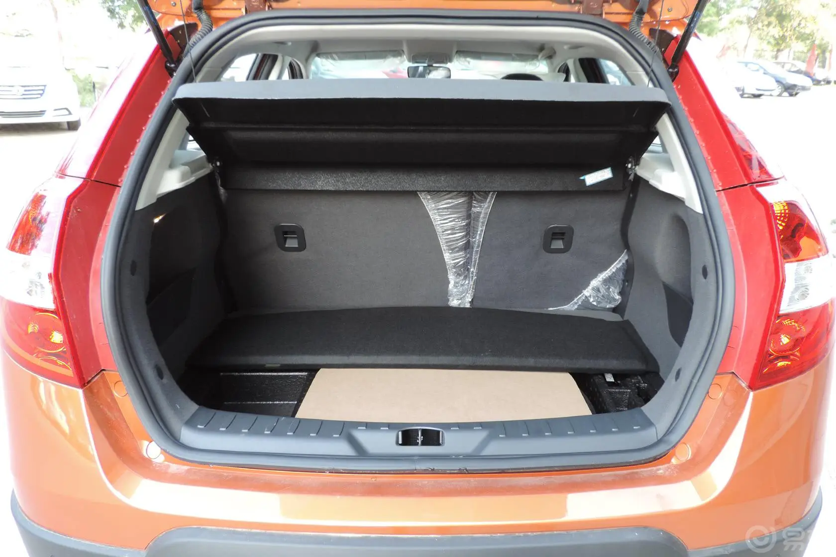 风神H30Cross 1.5L 自动 尊逸型行李箱空间
