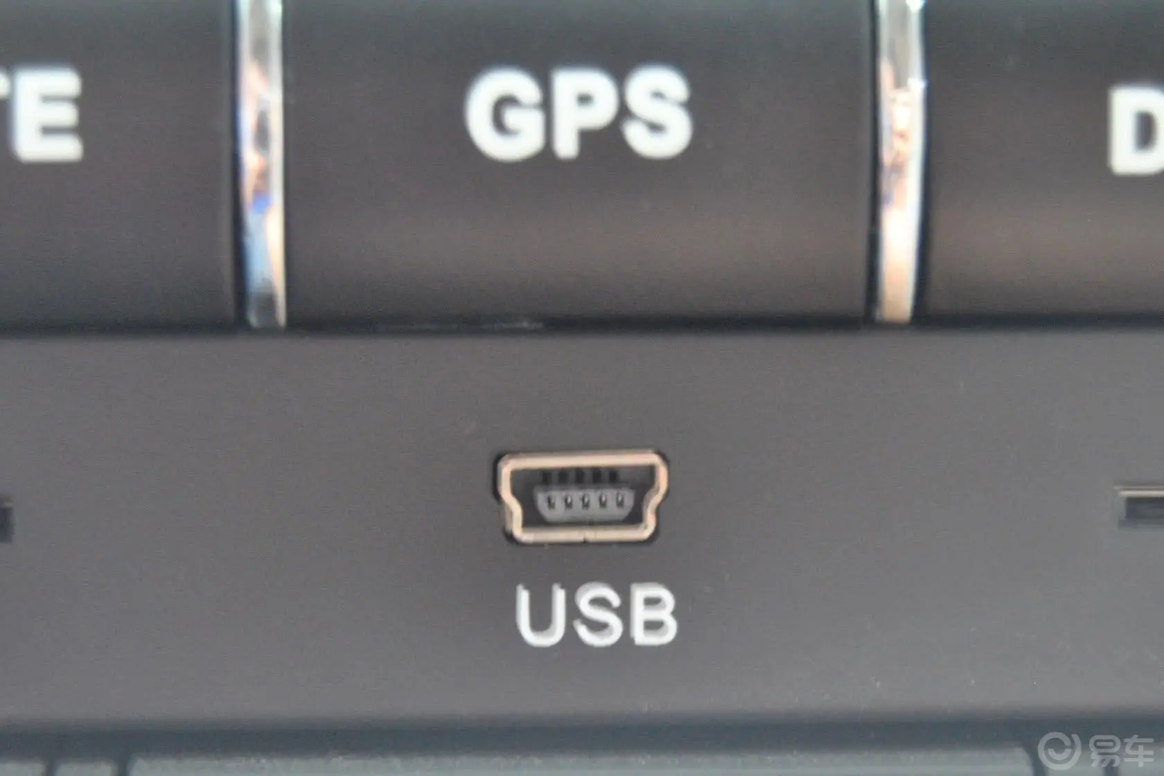 驭胜S3502.4L 手动 两驱 超豪华型 汽油 五座USB接口