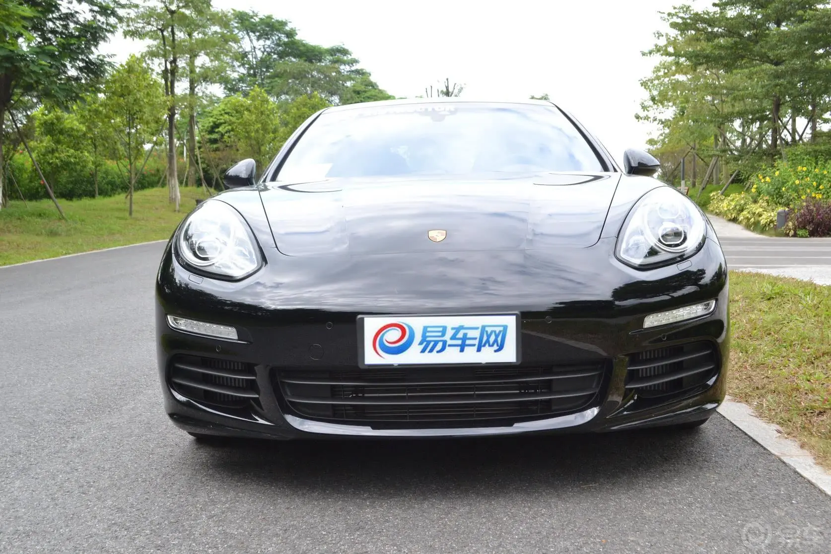 Panamera E-HybridPanamera S E-Hybrid 3.0T正前水平