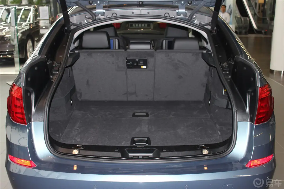 宝马5系GT535i 领先型行李箱空间