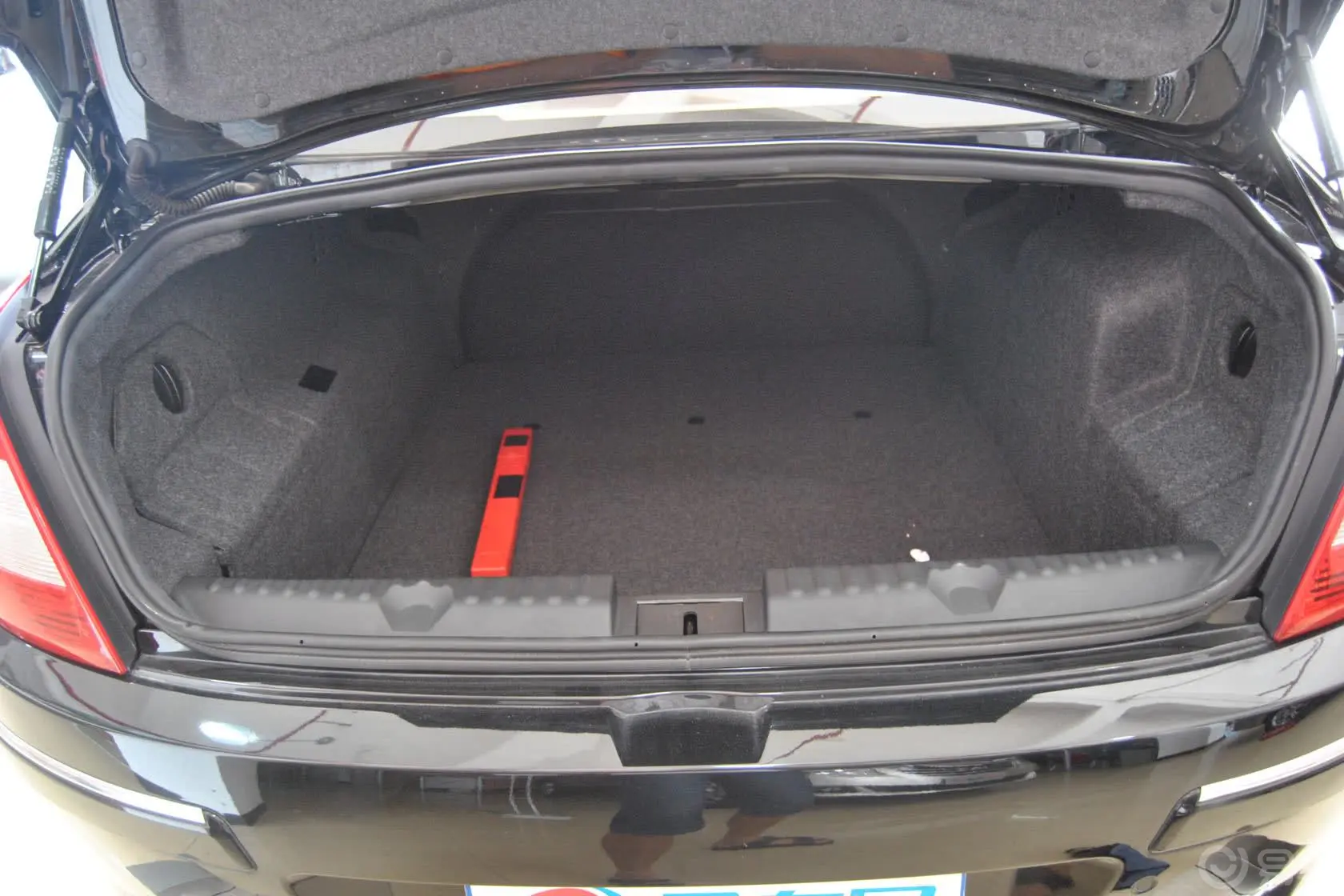 瑞麒G52.0L DVVT 自动 尊享型行李箱空间