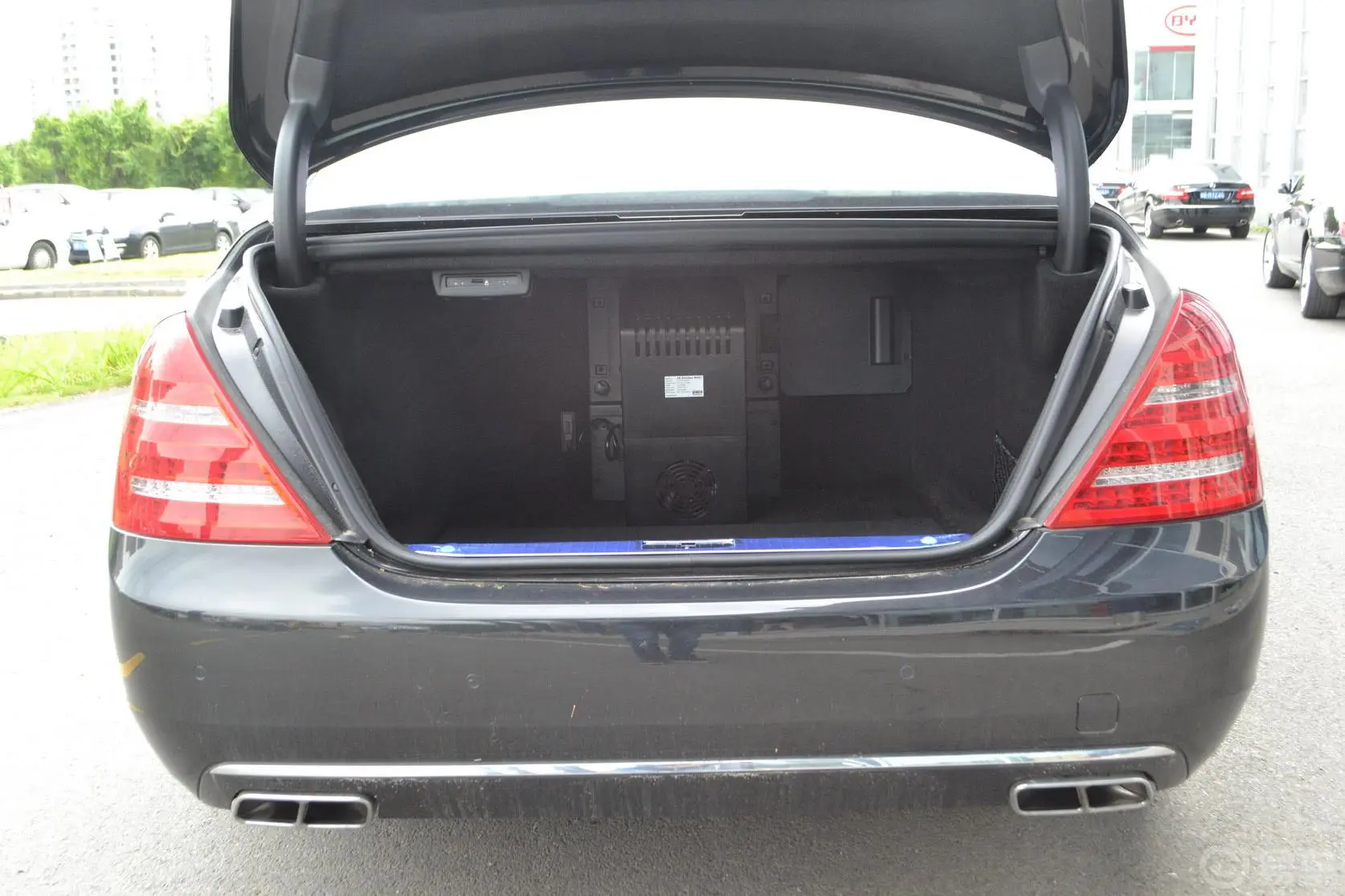 奔驰S级S600L Grand Edition designo行李箱空间