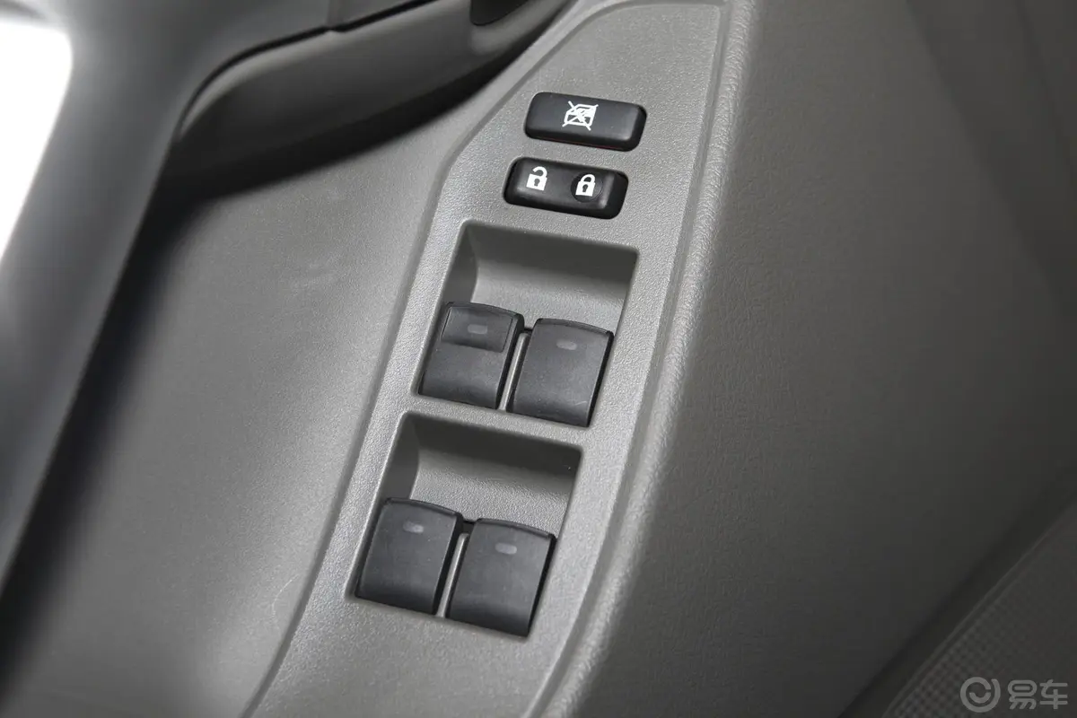 逸致1.8L 自动 舒适多功能版车窗升降键