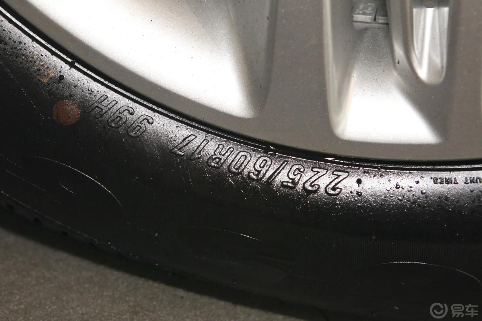 传祺GS52.0L 自动 周年纪念版轮胎规格
