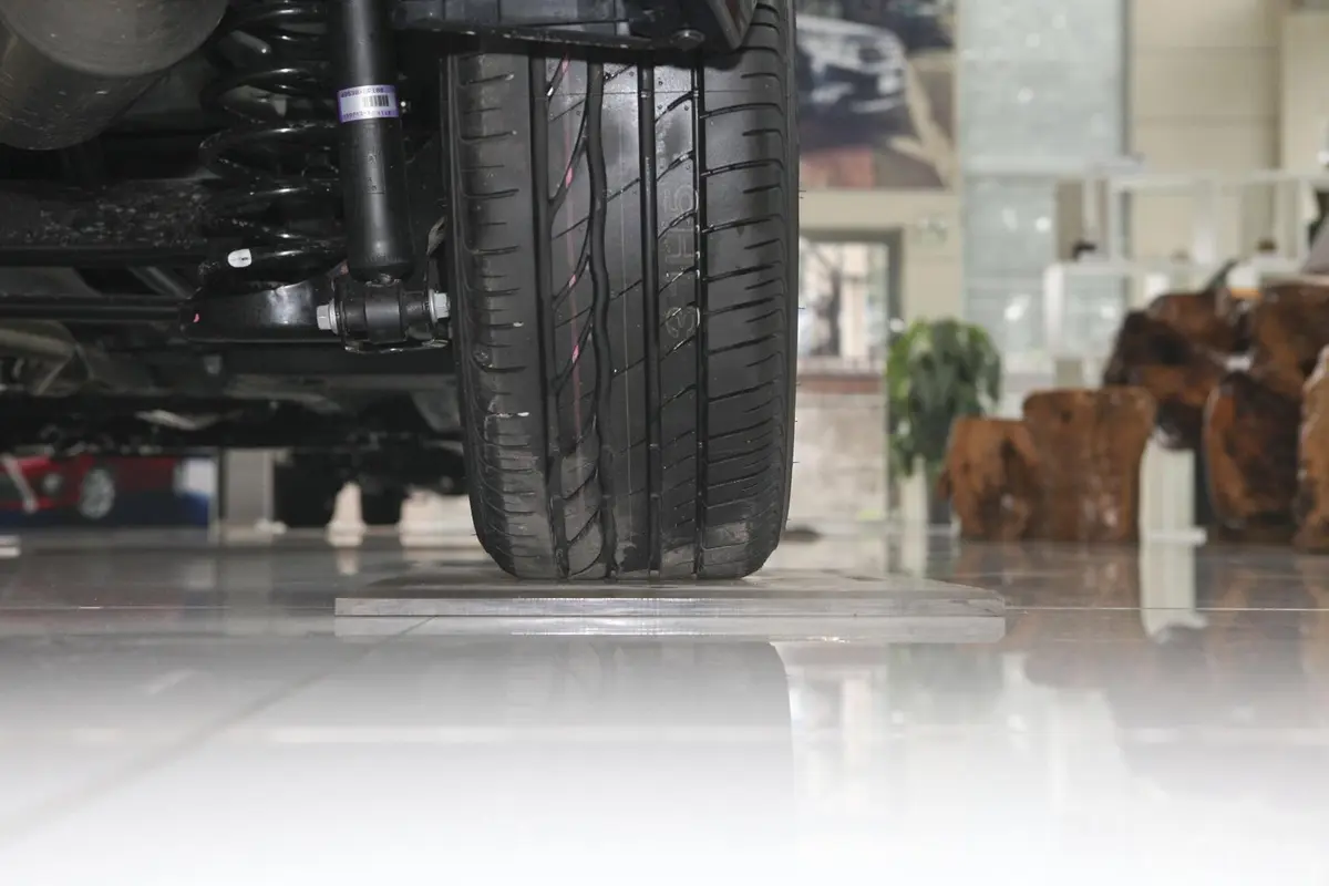 逸致1.8L 自动 舒适多功能版轮胎花纹
