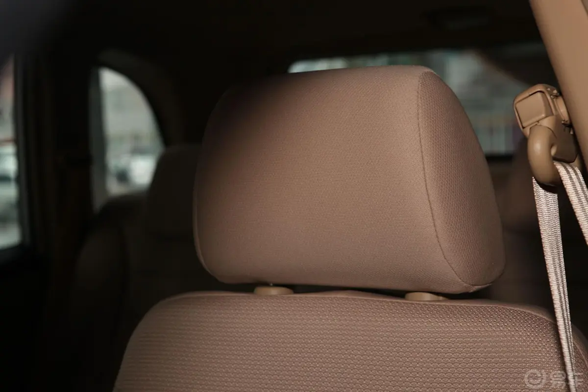 瑞虎精英版 1.8L 手自一体 舒适型驾驶员头枕