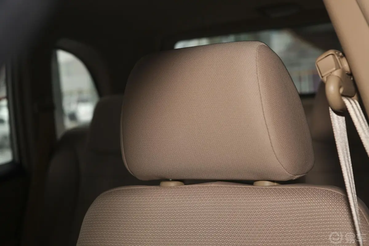 瑞虎精英版 1.6S 手动 舒适型驾驶员头枕