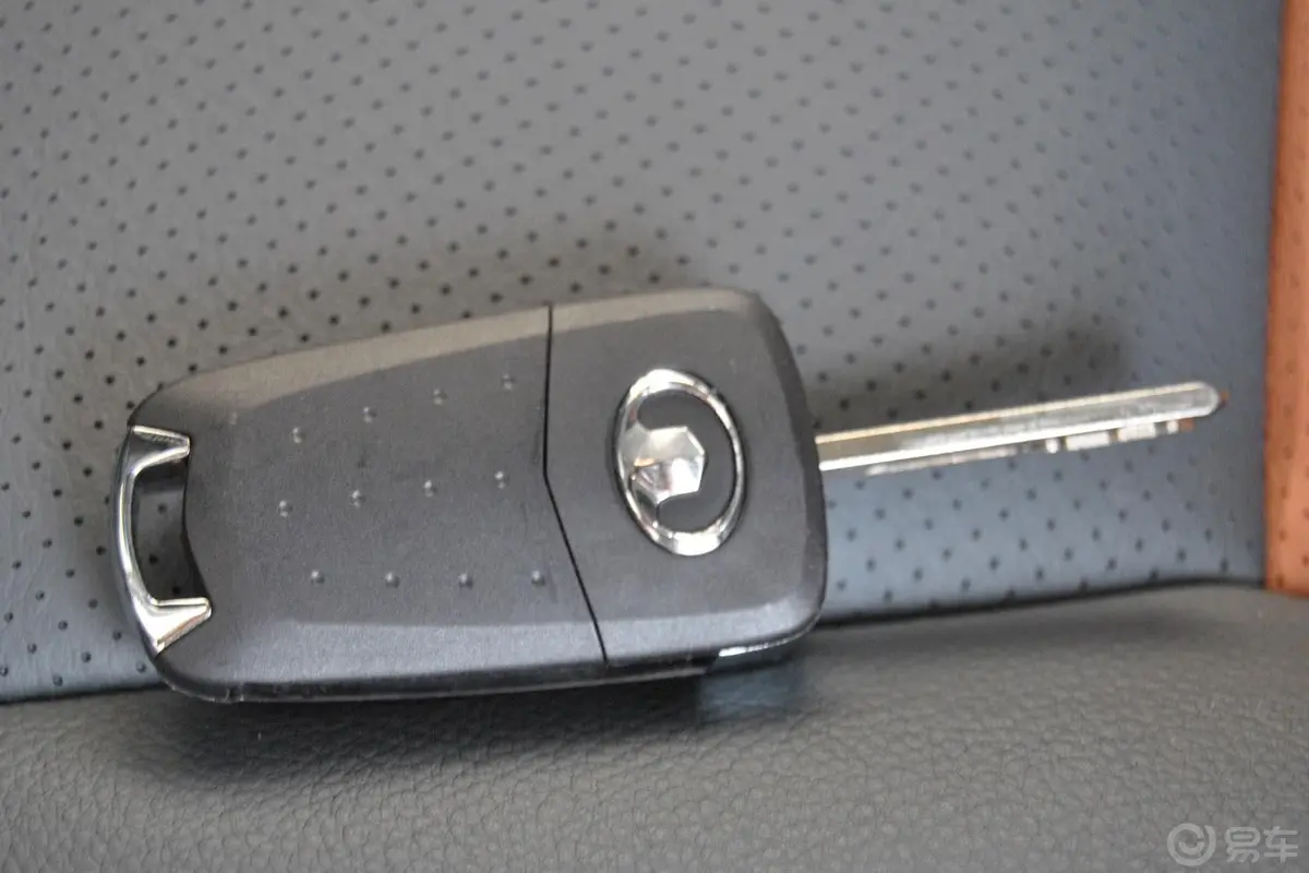 风骏52.4L 手动 小双 欧洲版 汽油 两驱 精英型钥匙