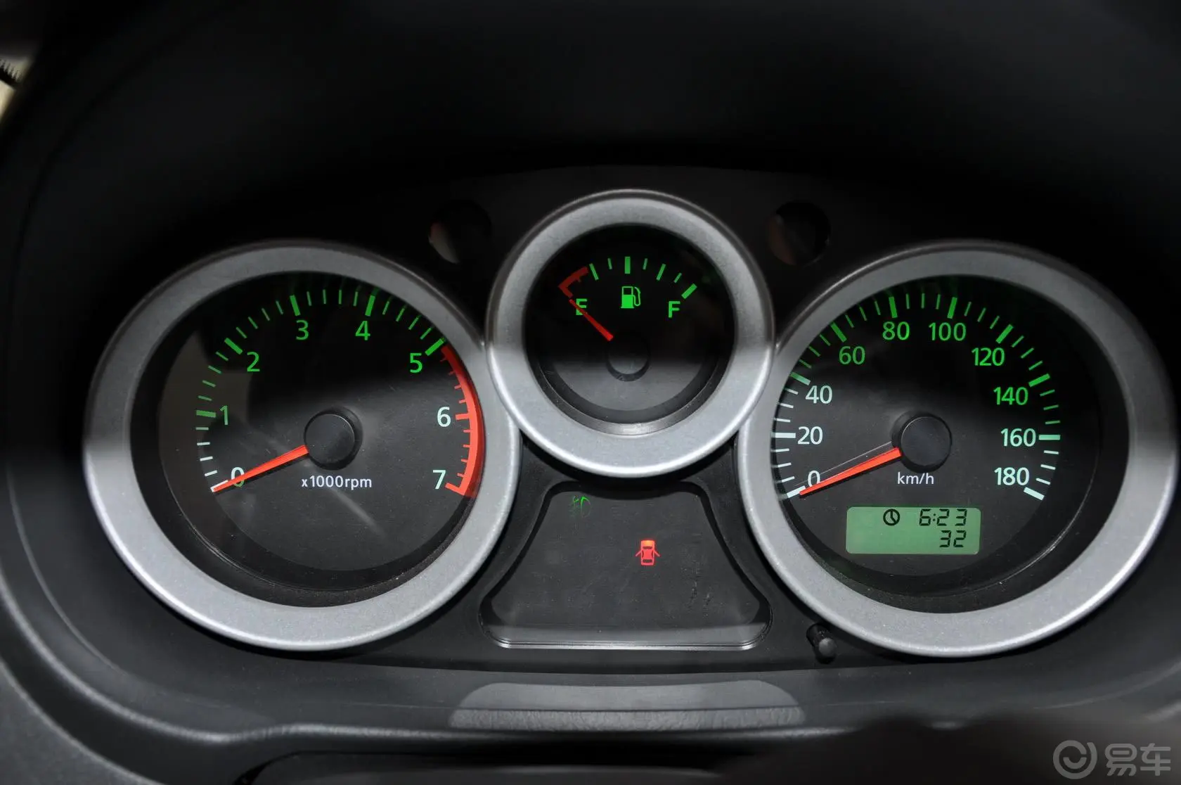 风景G5财富快车 2.0L 手动 舒适版 汽油 短轴仪表盘背光显示