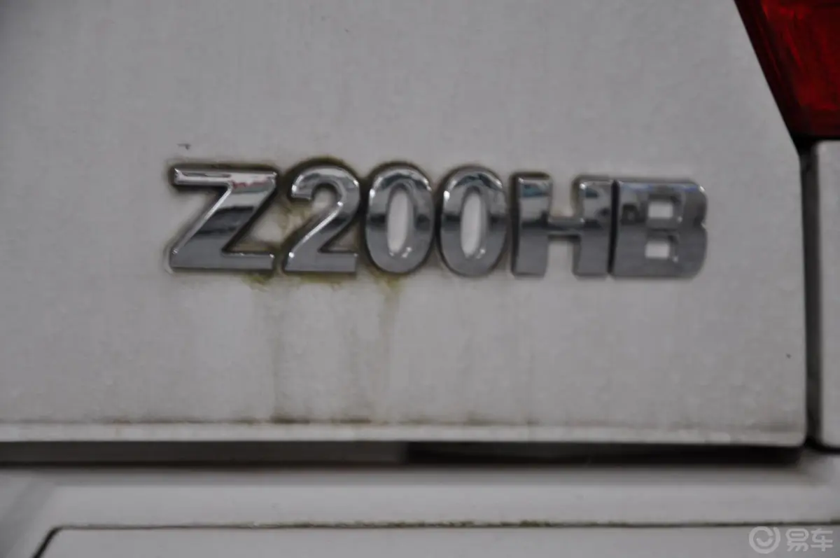 众泰Z200HB1.5 自动豪华型尾标