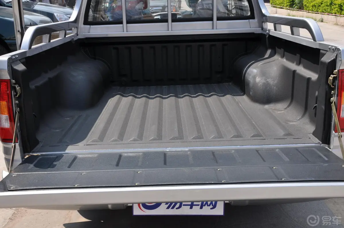 萨普V 2.8L 手动 柴油共轨行李箱空间