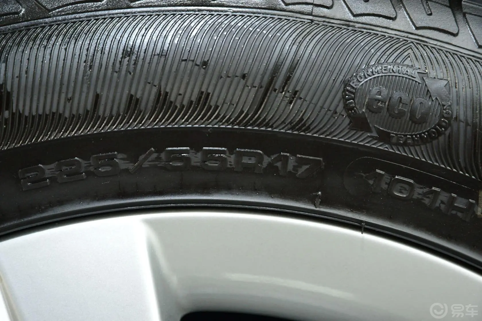 唯雅诺3.0L 舒适版轮胎规格