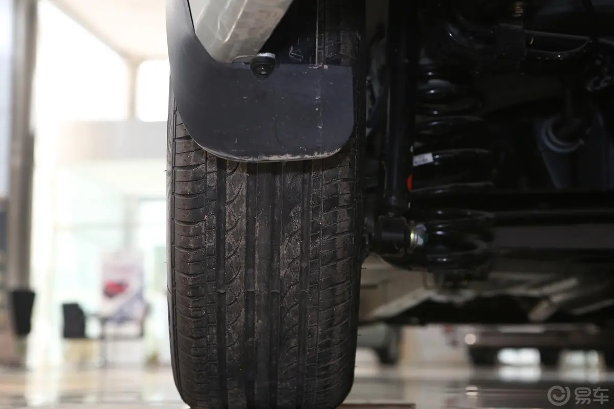金刚2代 1.5L 手动 标准型轮胎花纹