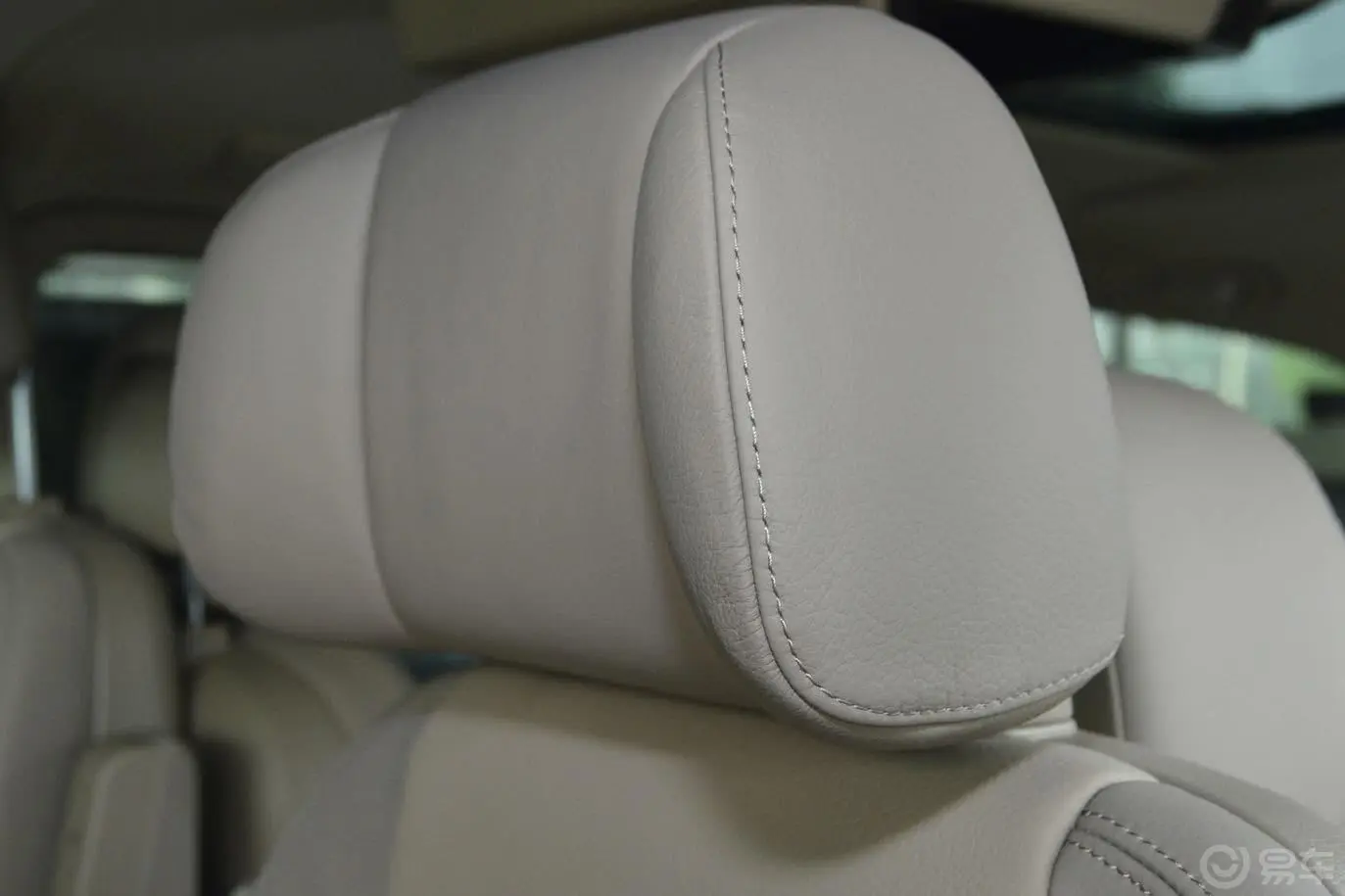 唯雅诺3.0L 舒适版驾驶员头枕