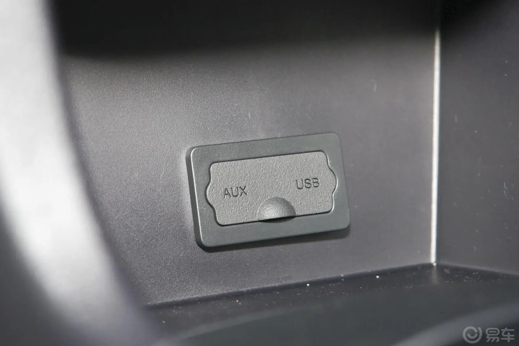 风迪思1.8L MT 舒适型 国四USB接口