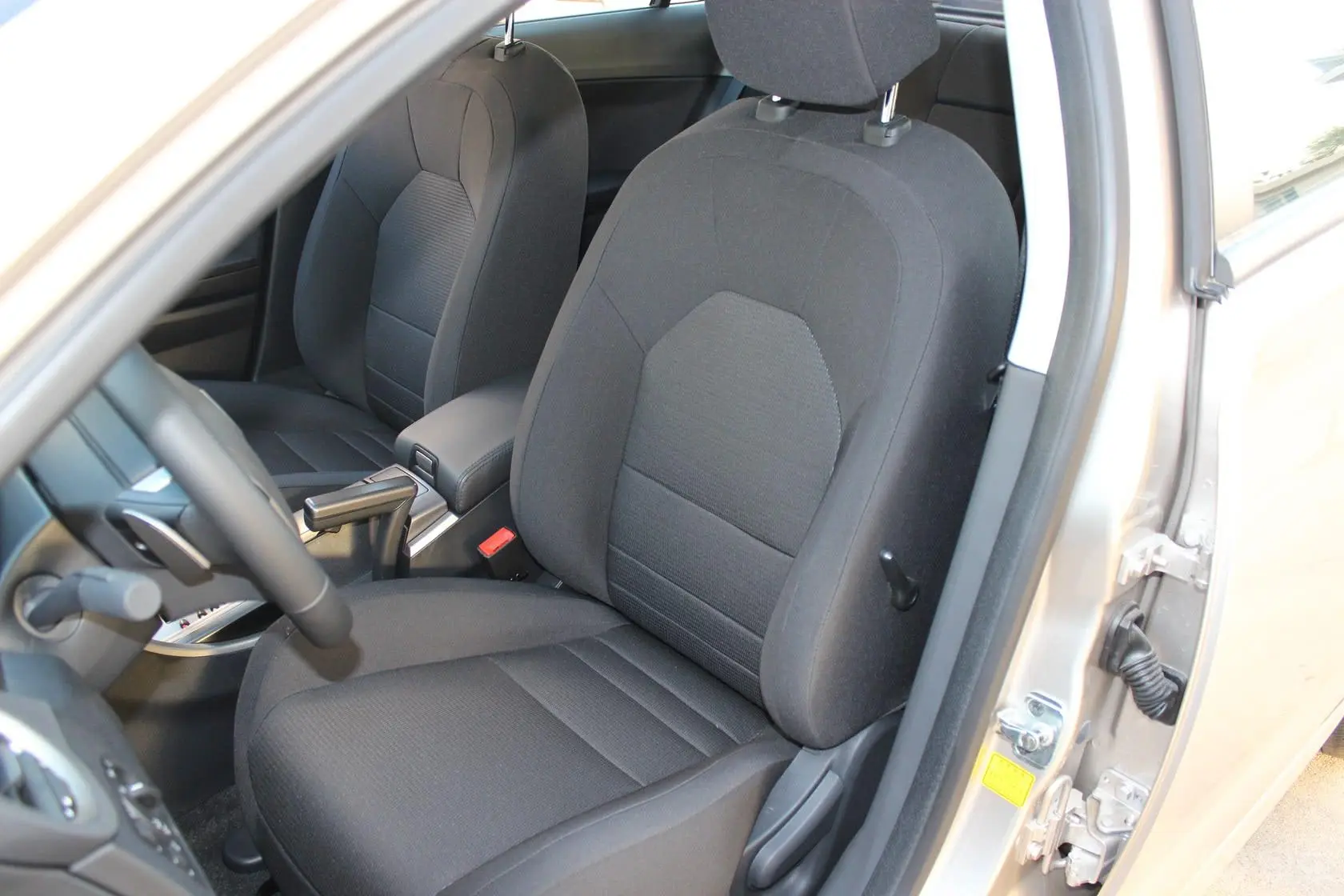 MG6掀背 1.8L AT 驾值版驾驶员座椅