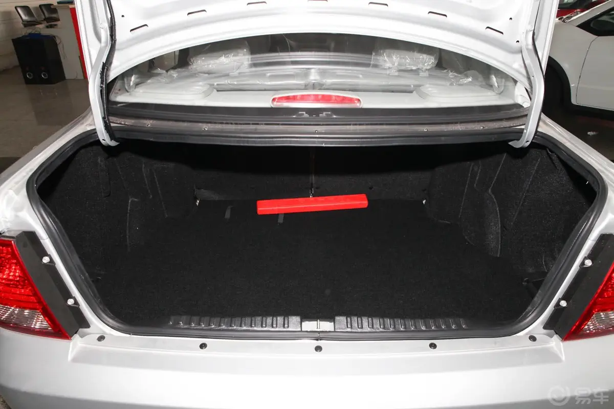 羚羊1.3L 手动 舒适型 国IV行李箱空间