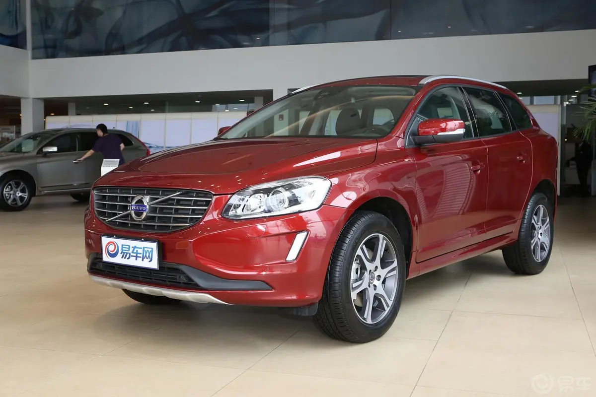 沃尔沃XC60(进口)3.0T T6 智雅版侧前45度车头向左水平