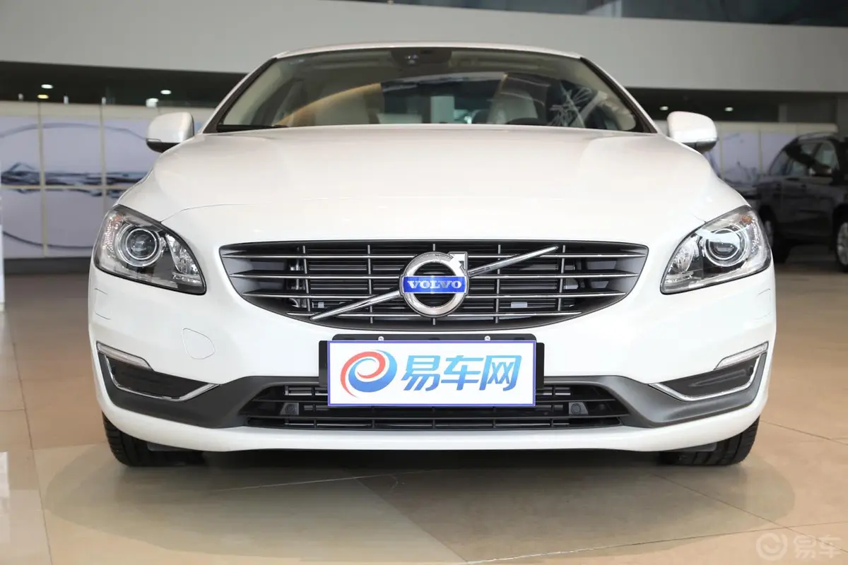 沃尔沃S60(进口)2.0T 手自一体 T5 智雅版正前水平