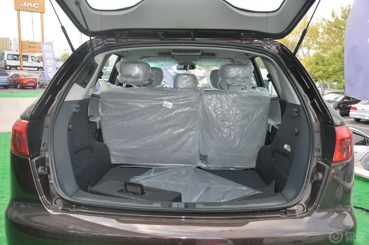 大7 SUV超级锋芒版 2.2T 自动 四驱行李箱空间