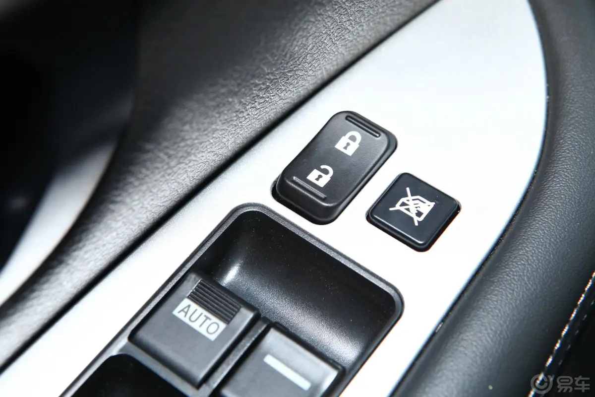 比亚迪S62.4L 手动 精英型 白金版车窗升降键