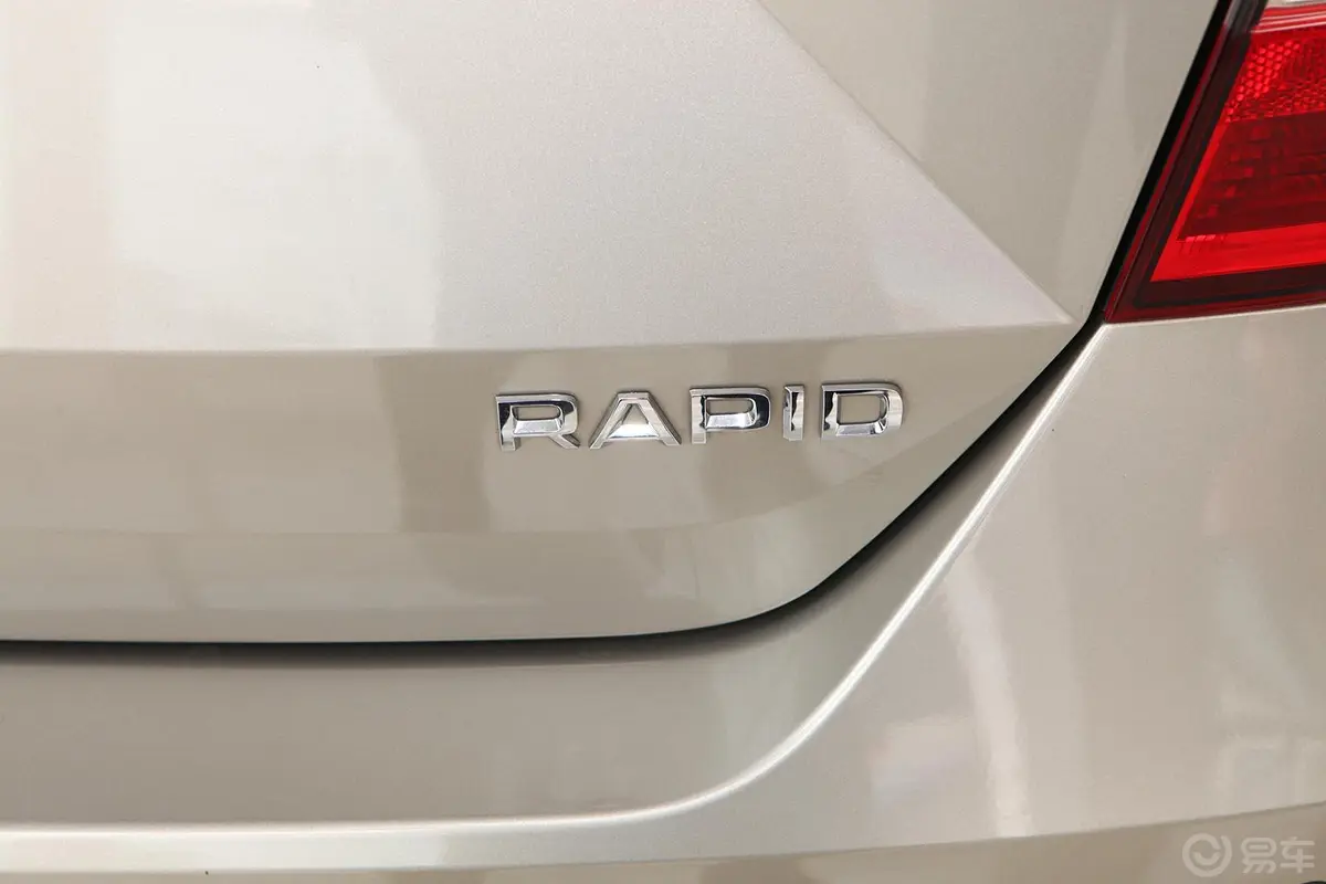 昕锐1.6L 手动 智选版尾标