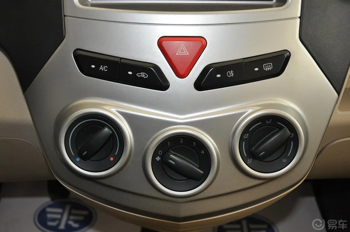 佳宝V80MINI bus版 1.3L 手动 舒适版空调