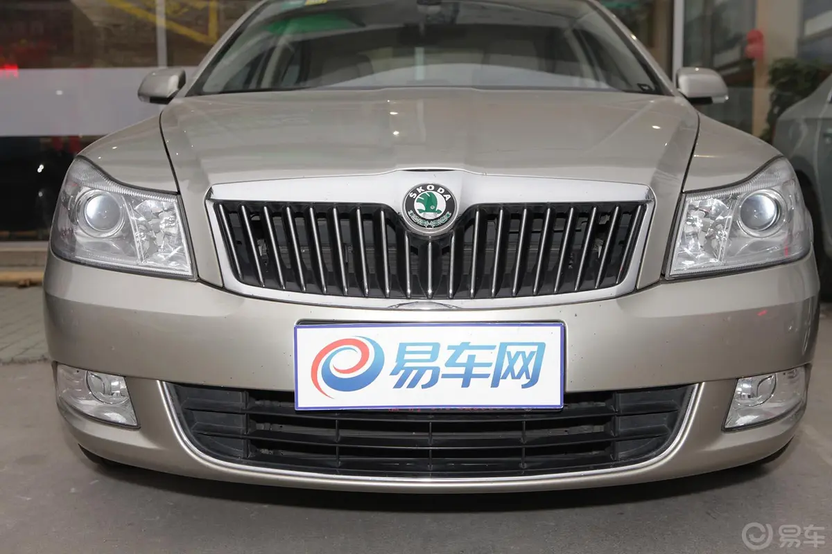 明锐1.4 TSI DSG 逸俊版前格栅侧俯拍