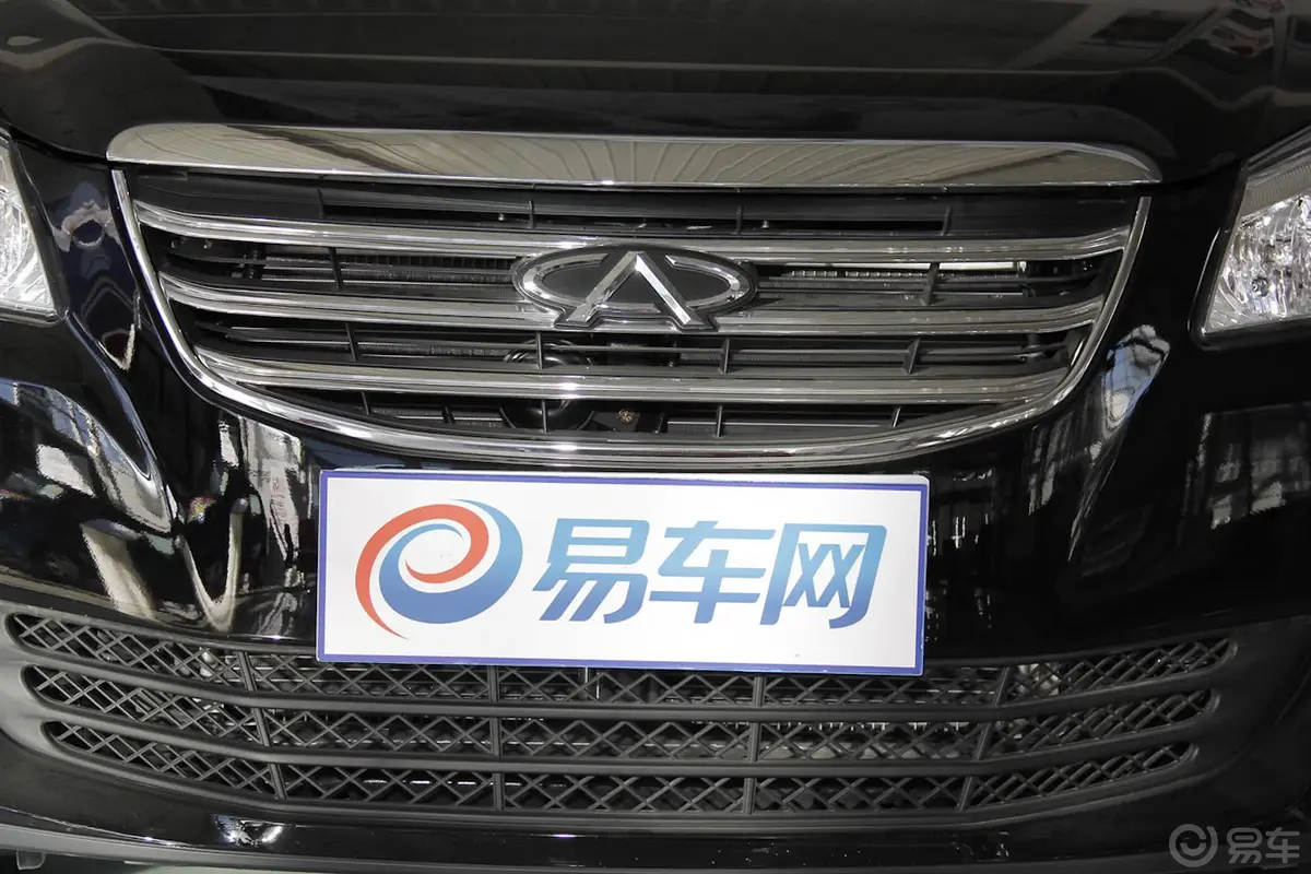 奇瑞E51.8L CVT 卓悦天窗版前格栅侧俯拍