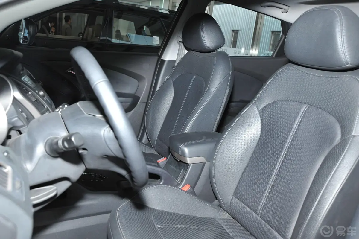 现代ix352.4L GLS 自动 四驱 智能型 国IV驾驶员座椅