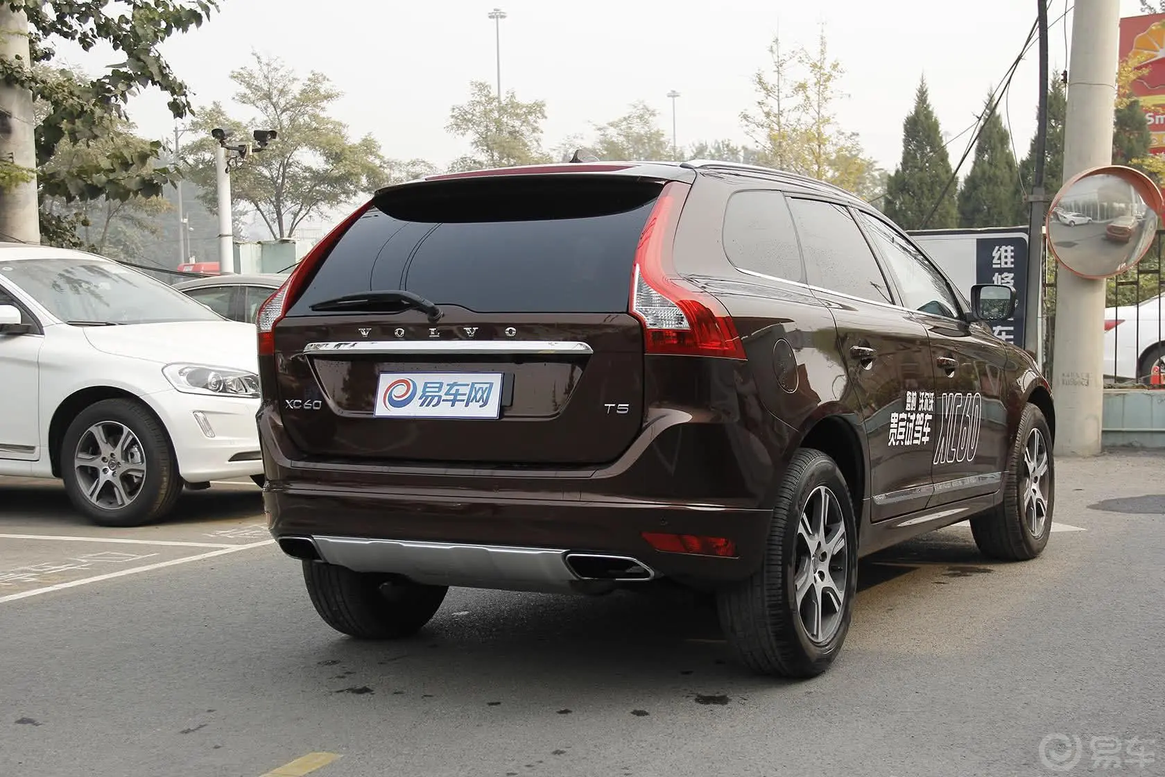 沃尔沃XC60(进口)2.0T T5 改款 智雅版侧后45度车头向右水平